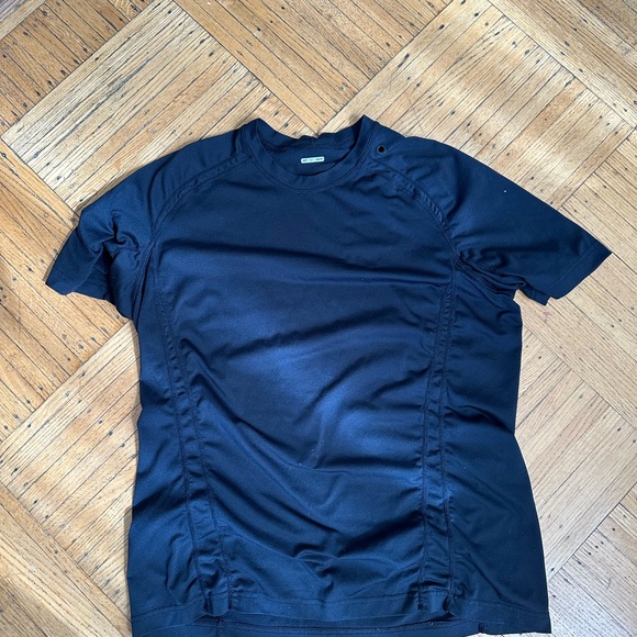 Men’s Lulu lemon tee - Picture 2 of 3